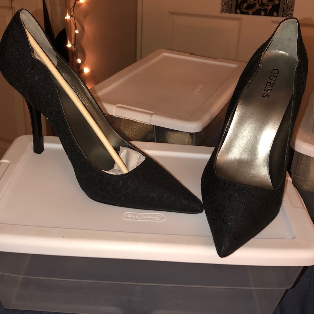 HEELS all black